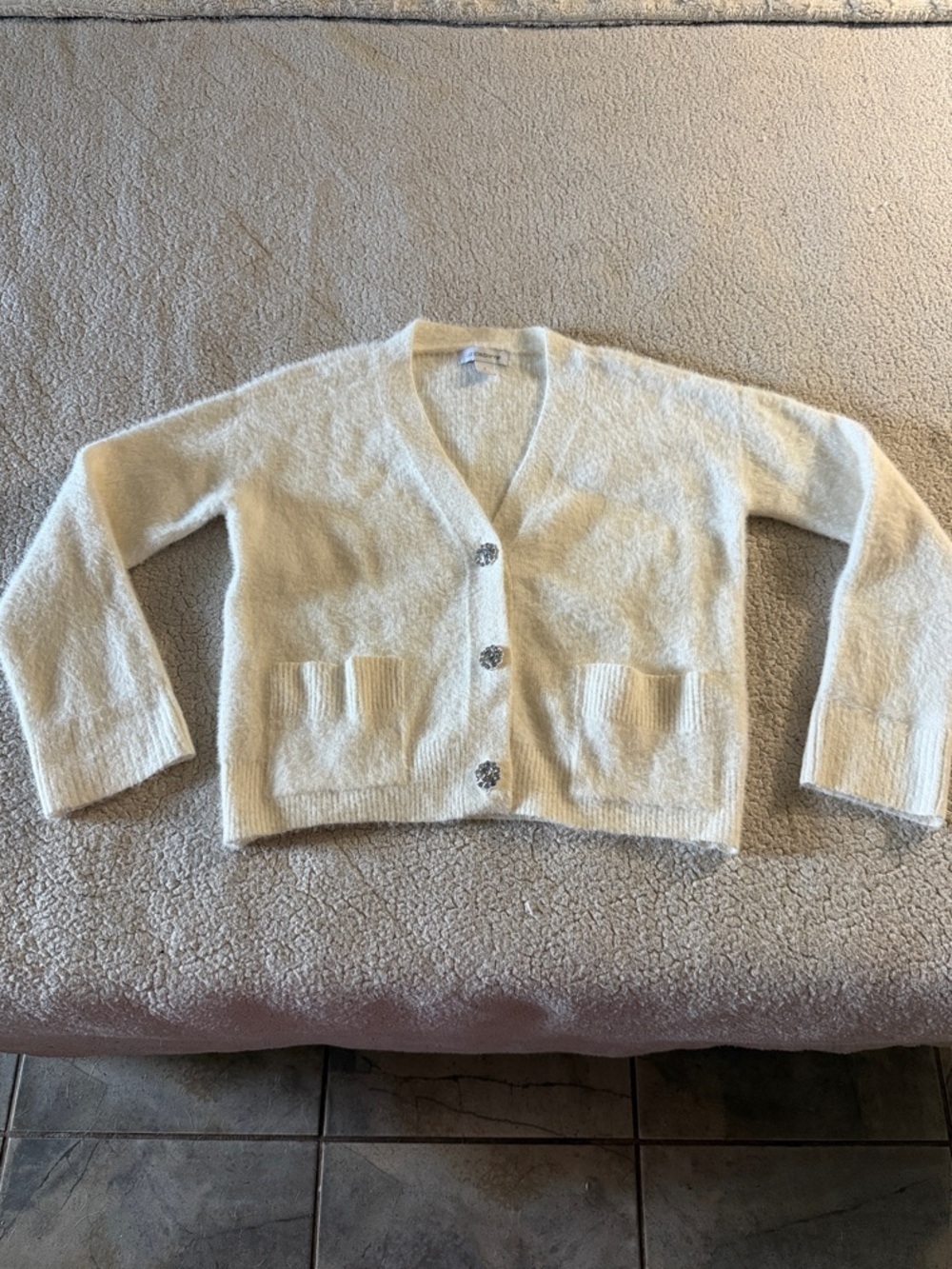 Liz Claiborne Cream Button-Front V-Neck Cardigan Size Small